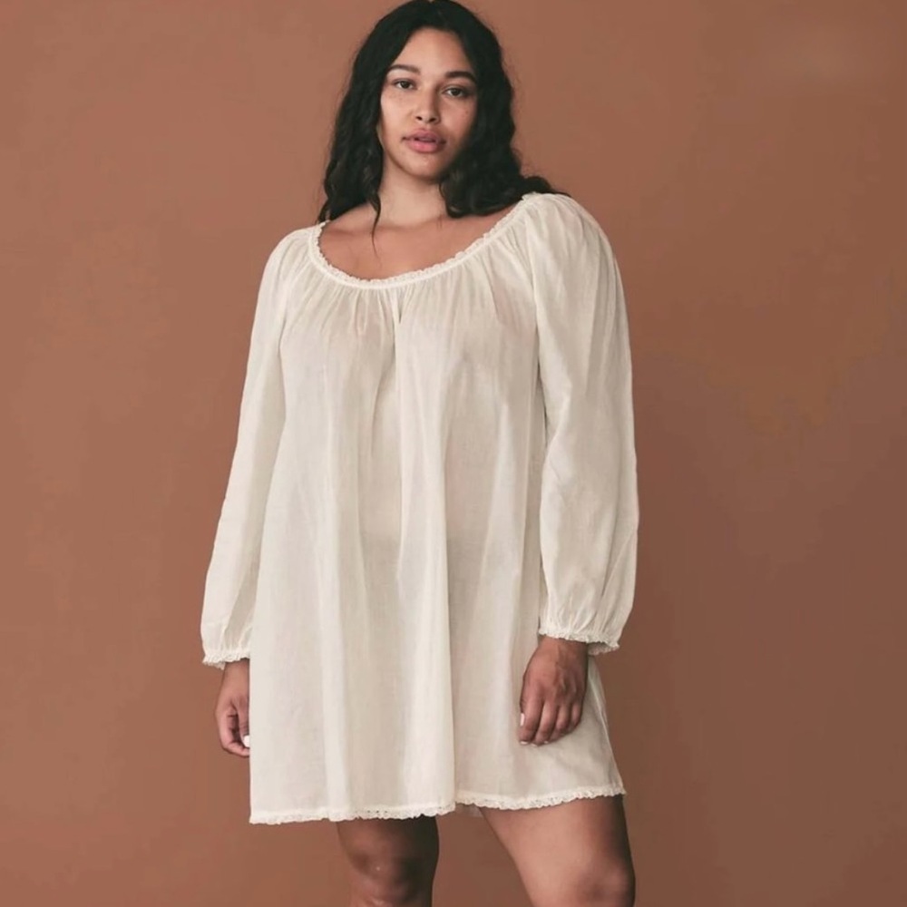 ISO Doen Toccata nightgown size xs  or small used or new